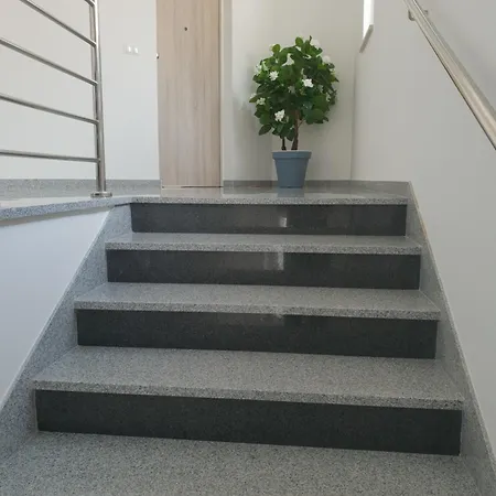 The View For The Vacation. 4+1 *